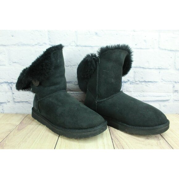 UGG Shoes S/N 5803 Bailey Button II Pull On Shearling Lined Suede Boots Size 7 - Picture 3 of 9